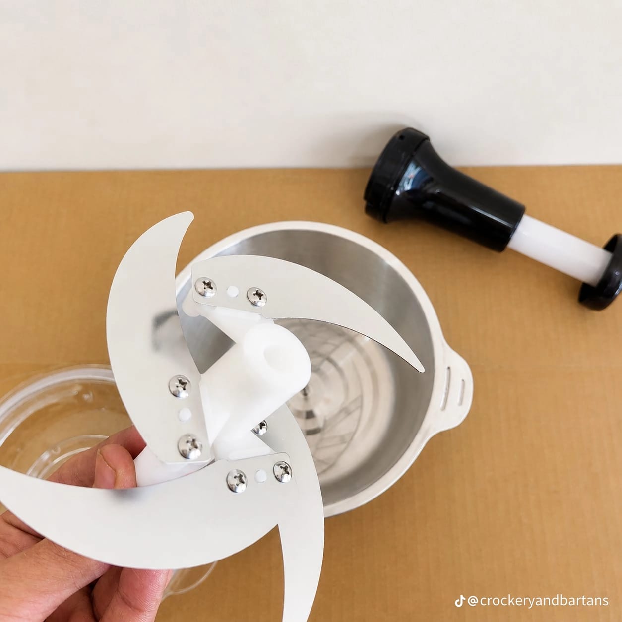 Multifunctional Manual Stainless steel bowl Hand Push Chopper With 4 Curved Stainless Steel Blades For Vegetables&Meat